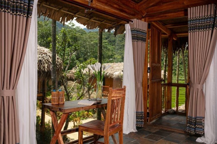 Deluxe Garden-Pool View Family